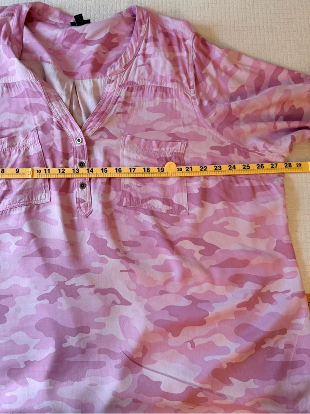 Torrid Light Pink Camo Henley Tunic Top - Women Plus Size 4 - Picture 6 of 9
